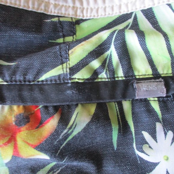 VANS BOARD SHORTS HAWAIIAN Design Sz 30 Zippered Back Pocket - Picture 5 of 5